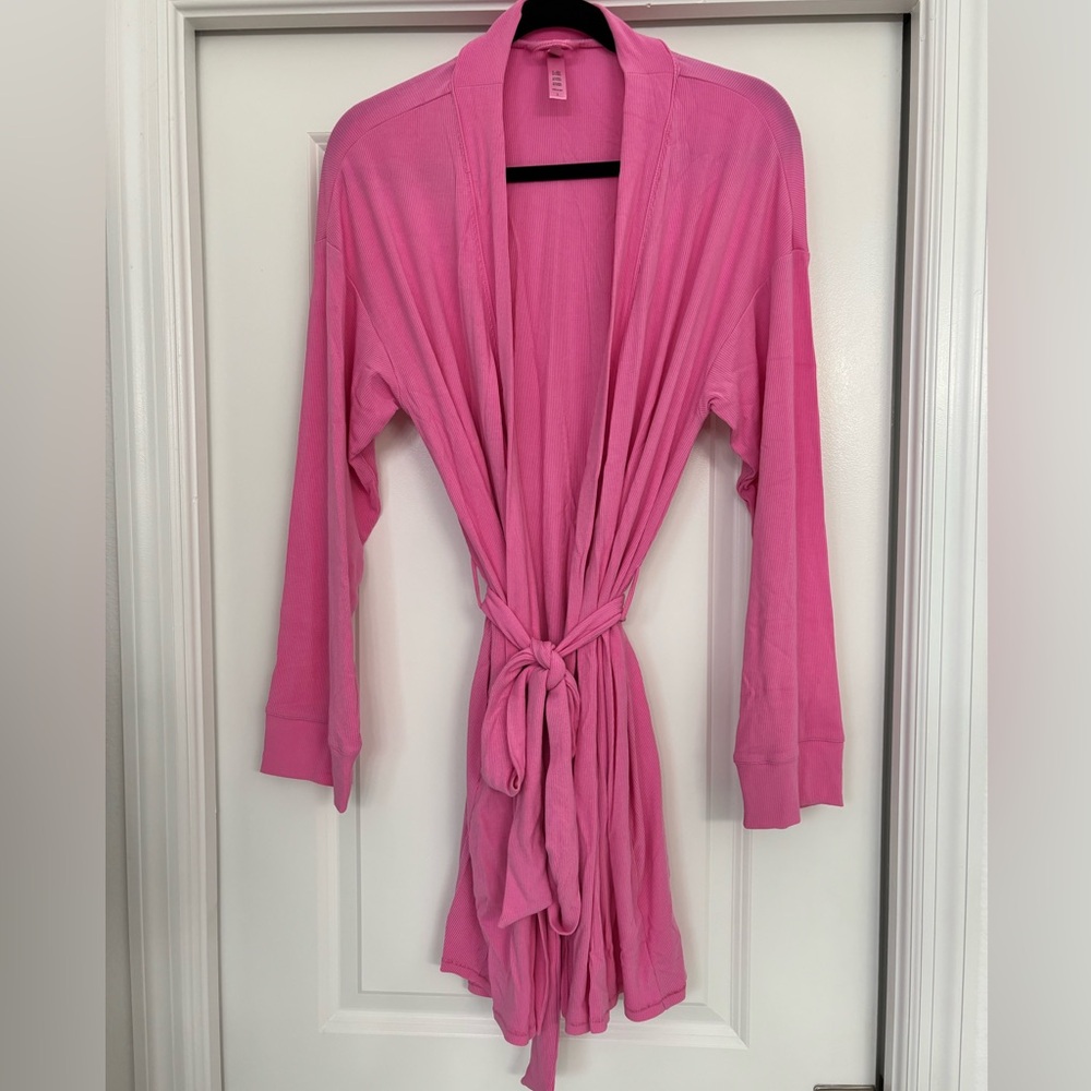NWOT Skims Soft Lounge robe